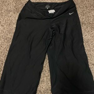 EUC Nike dri-fit Capris size medium.